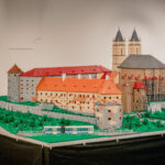 P1358371